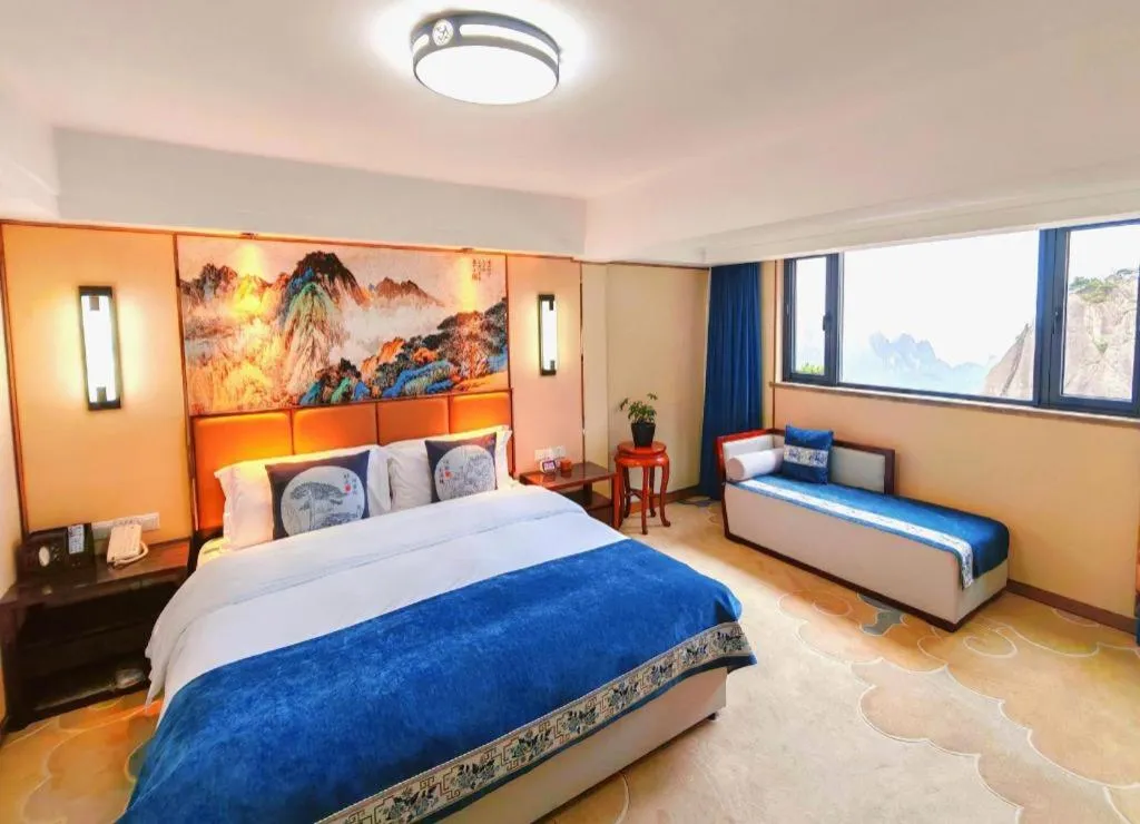 Bed in Huangshan Yupinglou Hotel