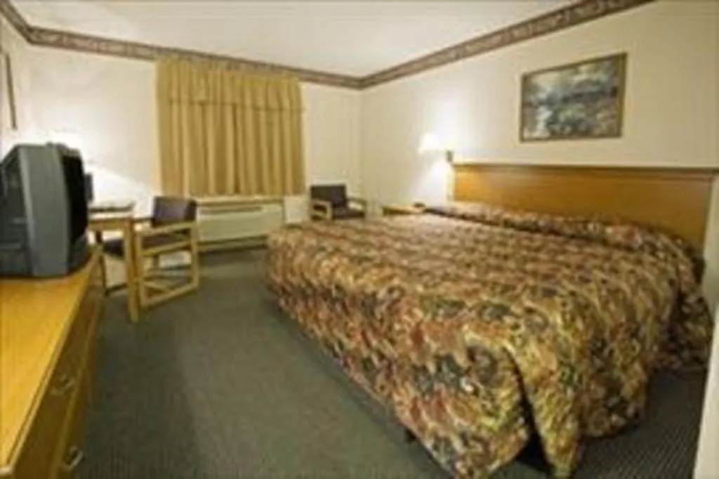 Bed in Americas Best Value Inn & Suites Thief River Falls