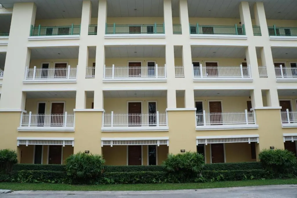 The One Residence Hotel