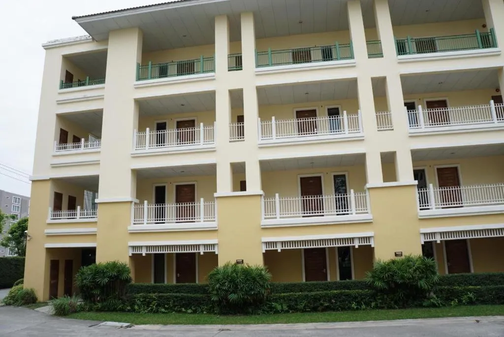 The One Residence Hotel