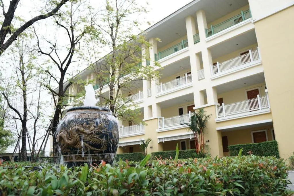 The One Residence Hotel