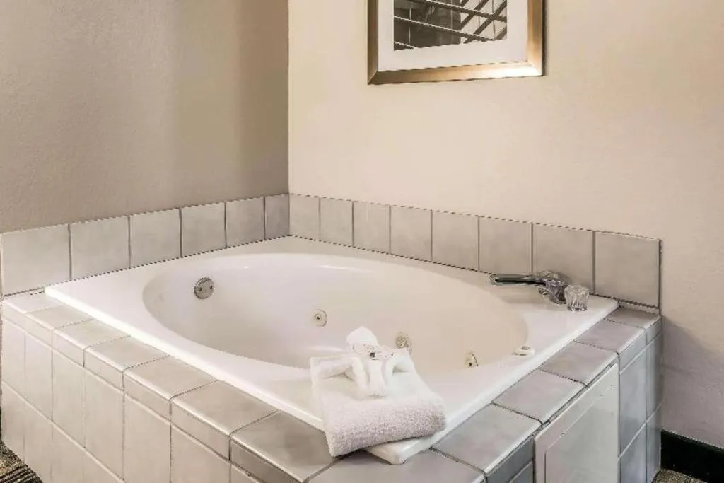 Suburban Studios Mason Hwy 42