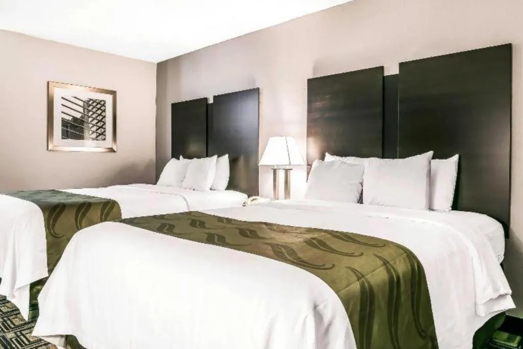 Bed in Suburban Studios Mason Hwy 42