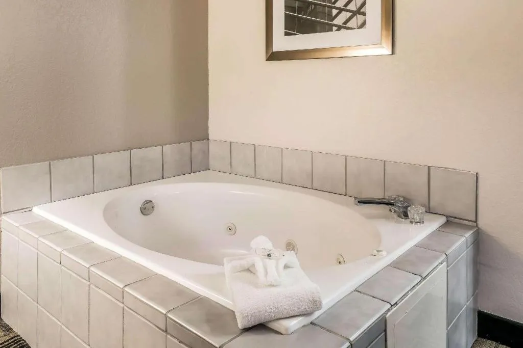 Suburban Studios Mason Hwy 42