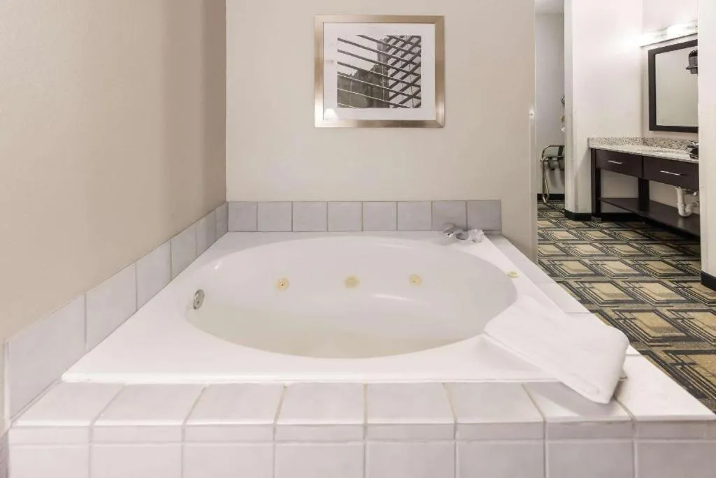 Suburban Studios Mason Hwy 42