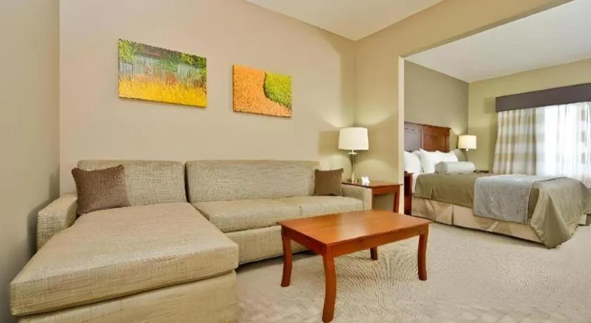 Green Mill Village Hotel & Suites, BW Signature Collection