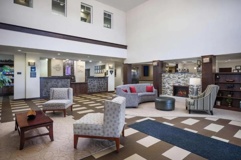 Green Mill Village Hotel & Suites, BW Signature Collection