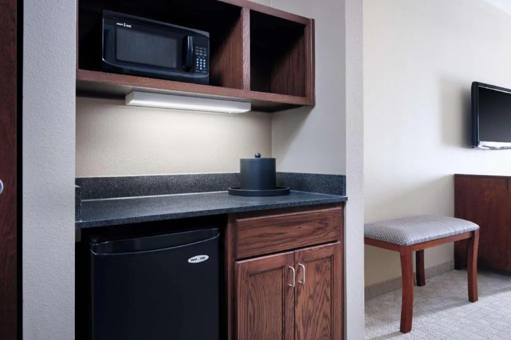 Green Mill Village Hotel & Suites, BW Signature Collection