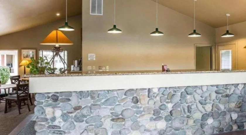 Quality Inn & Suites Minden