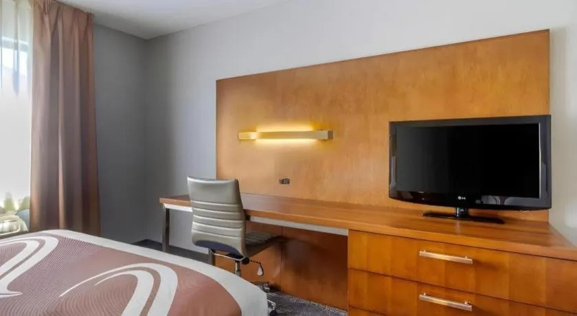 Bed in Quality Inn Danville