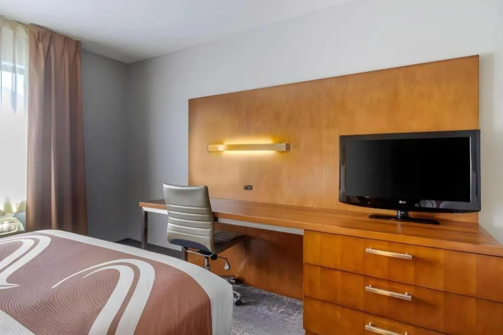 Bed in Quality Inn Danville