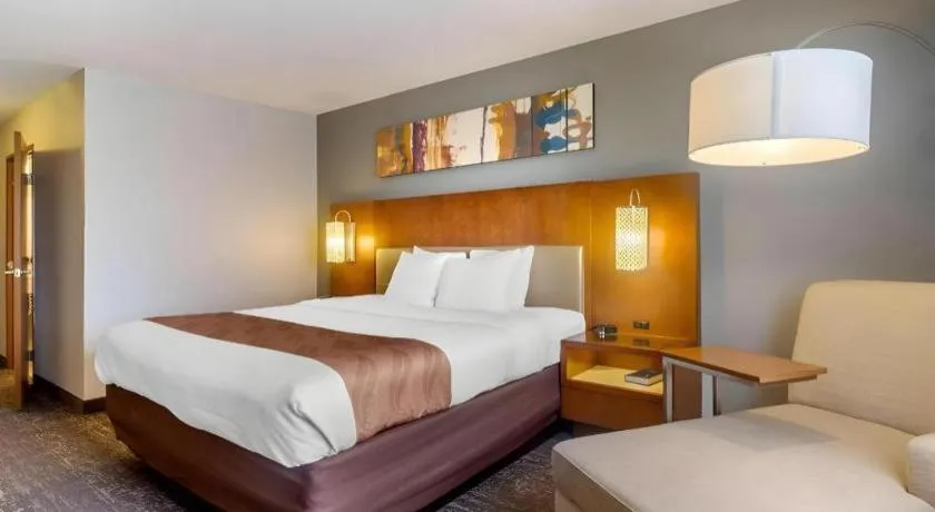 Bed in Quality Inn Danville