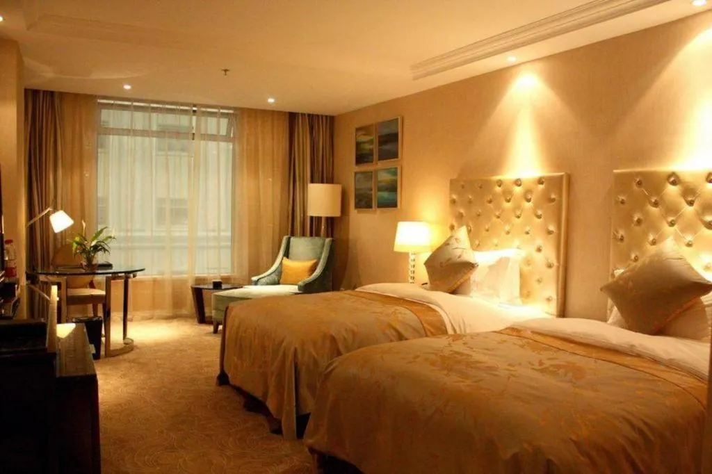 Bed in Dongfang Jianguo Hotel Wuhan