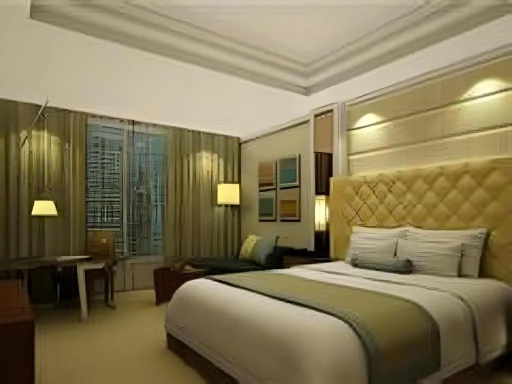 Bed in Dongfang Jianguo Hotel Wuhan