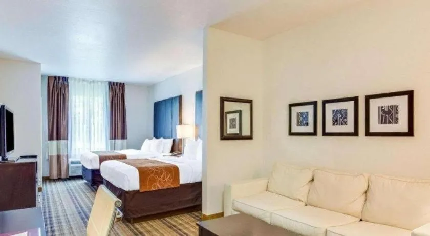 Bed in Comfort Suites Mandeville - Covington