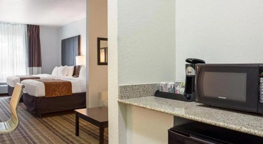 Bed in Comfort Suites Mandeville - Covington