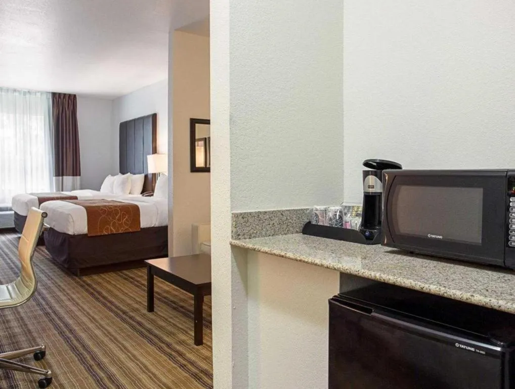 Bed in Comfort Suites Mandeville - Covington