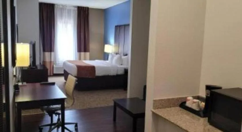 Bed in Comfort Suites Mandeville - Covington