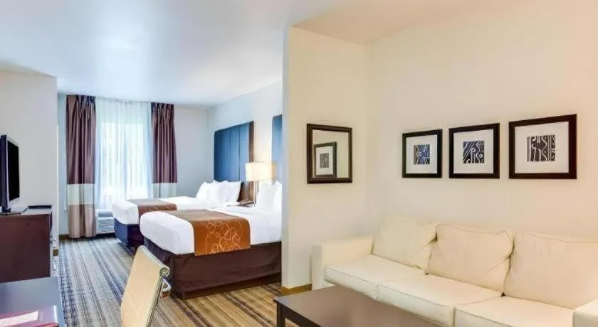 Bed in Comfort Suites Mandeville - Covington