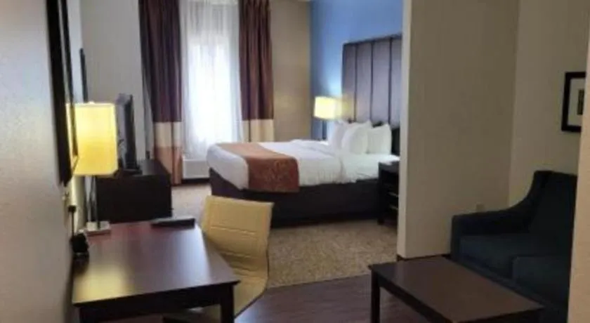 Bed in Comfort Suites Mandeville - Covington