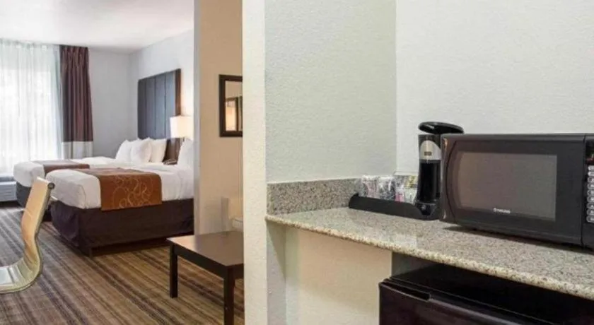 Bed in Comfort Suites Mandeville - Covington