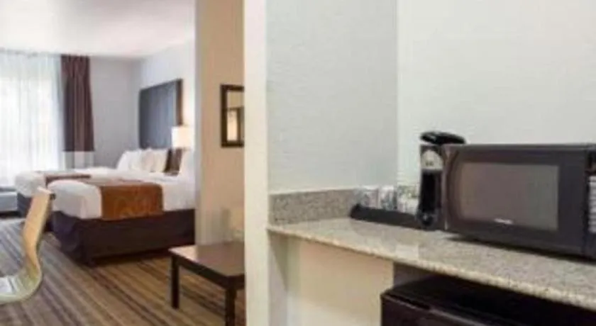 Bed in Comfort Suites Mandeville - Covington