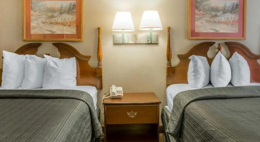 Bed in Quality Inn Reidsville Hwy 29