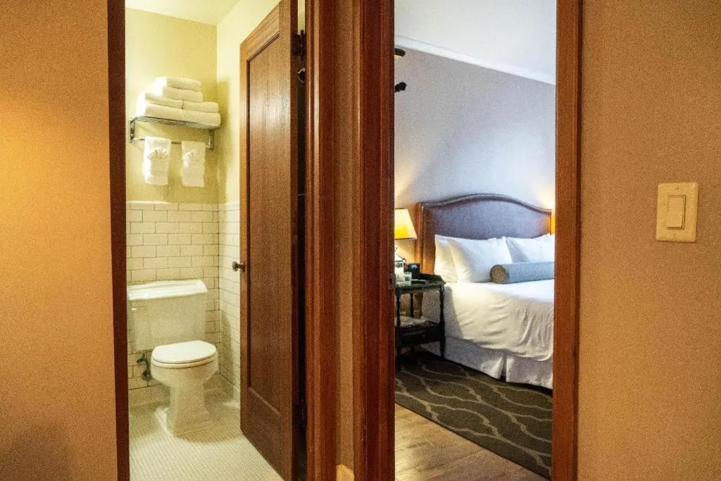 Bed in Hotel Normandie Los Angeles