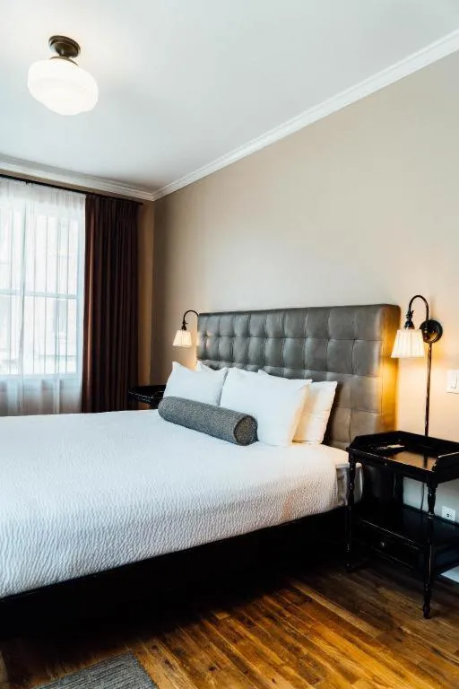 Bed in Hotel Normandie Los Angeles