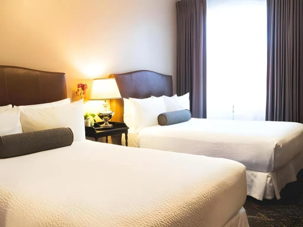 Bed in Hotel Normandie Los Angeles