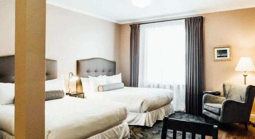 Bed in Hotel Normandie Los Angeles