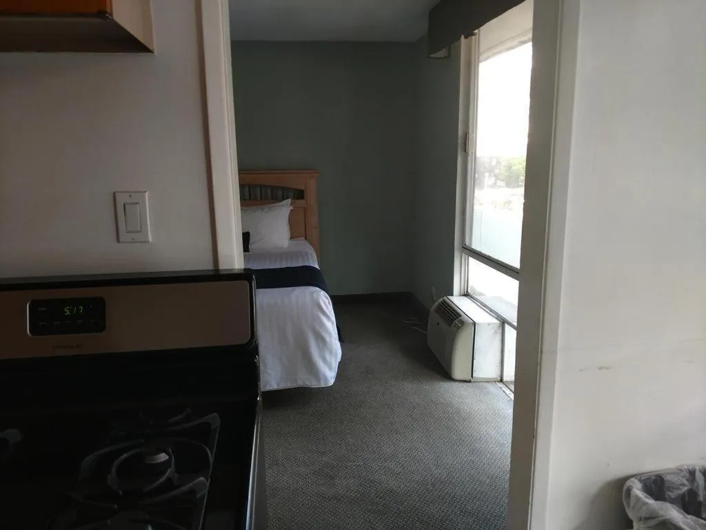 Bed in Highland Gardens Hotel