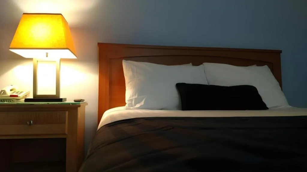 Bed in Highland Gardens Hotel