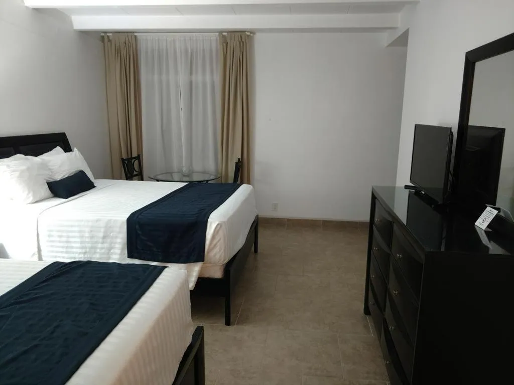 Bed in Highland Gardens Hotel