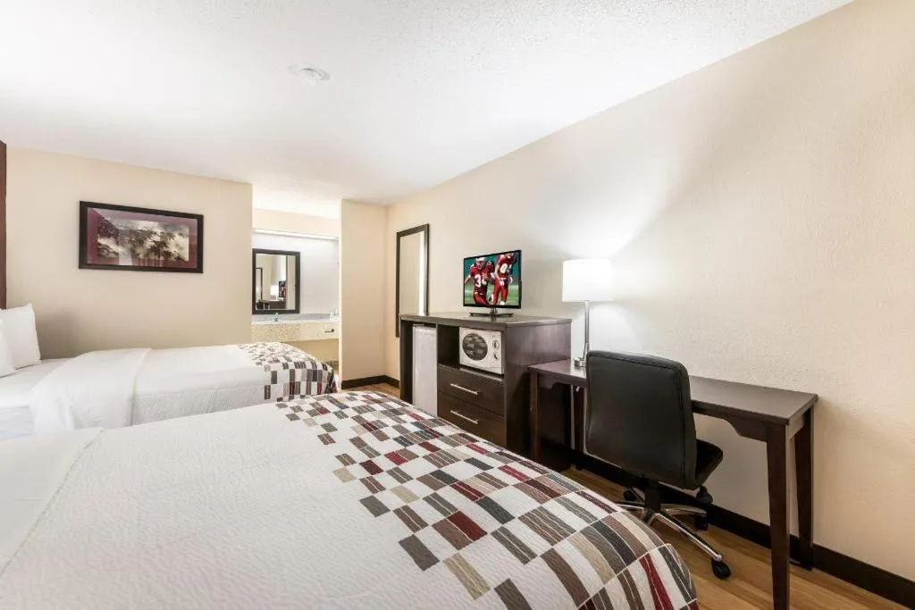 Bed in Red Roof Inn Lexington, NC