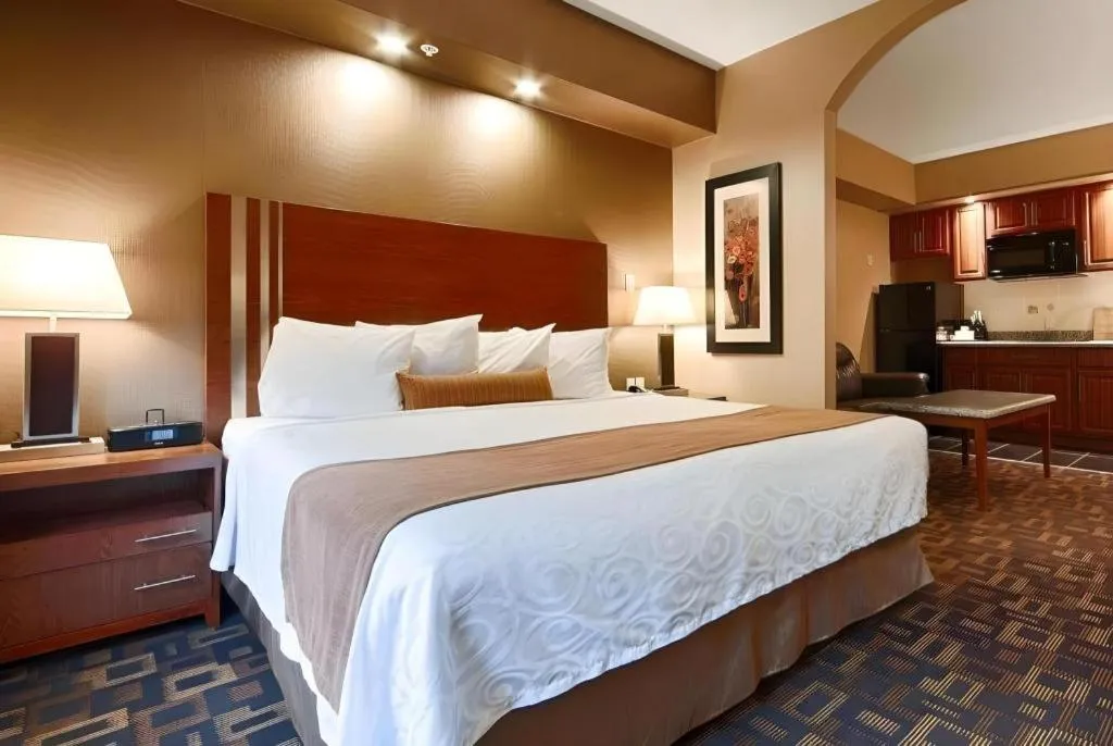 Bed in Days Inn by Wyndham Redwater