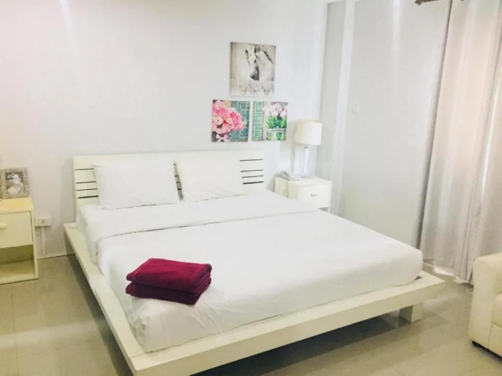 Bed in Chic Hotel Suratthani