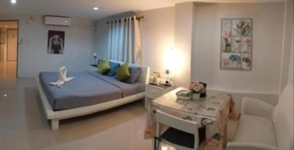 Bed in Chic Hotel Suratthani