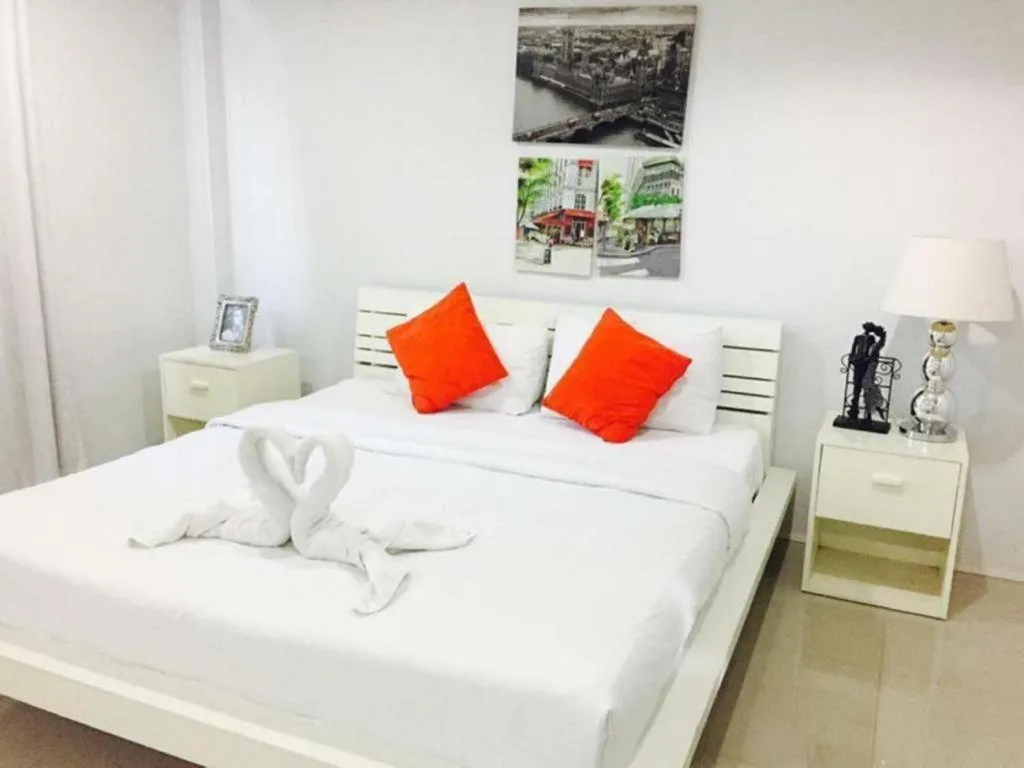 Bed in Chic Hotel Suratthani