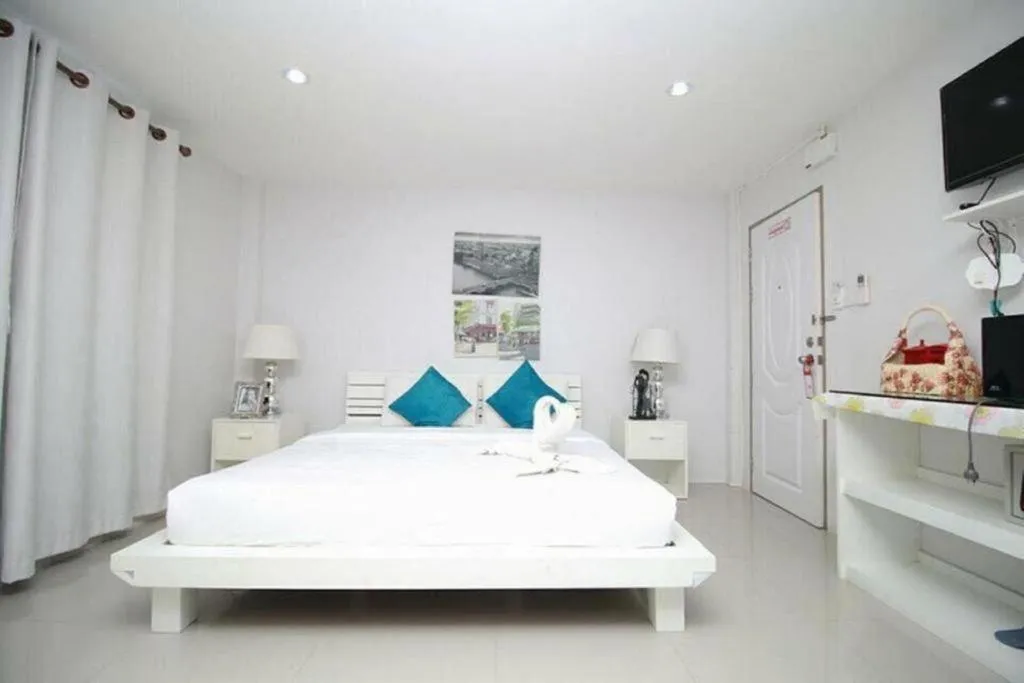 Bed in Chic Hotel Suratthani