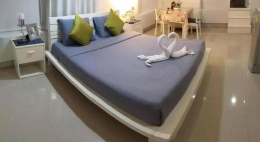 Bed in Chic Hotel Suratthani