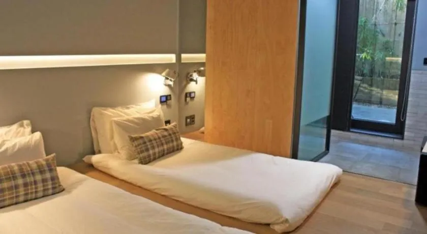 Bed in Everrich Hotel