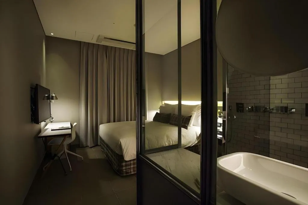 Bed in Everrich Hotel