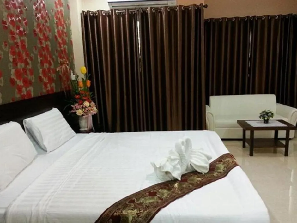 Bed in Le Parc Wangnang Hotel