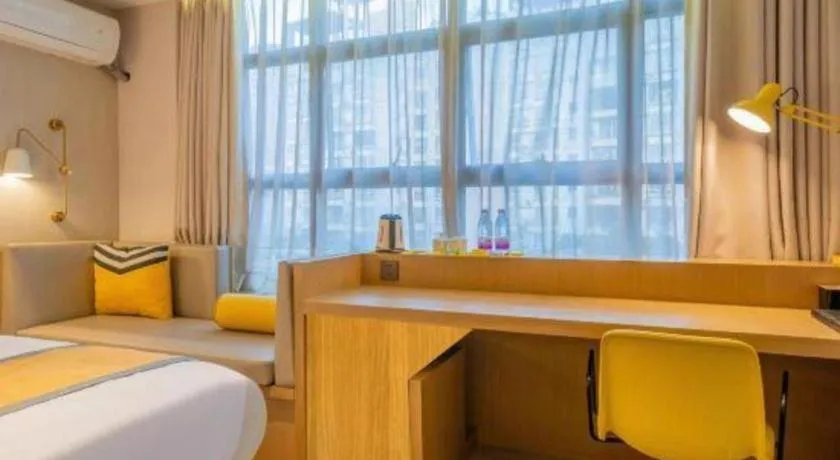 Bed in Nanning Sanzan Hotel