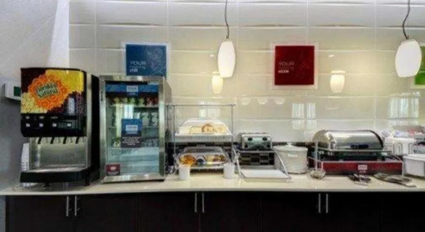 Comfort Inn & Suites Tulsa I-44 West - Rt 66