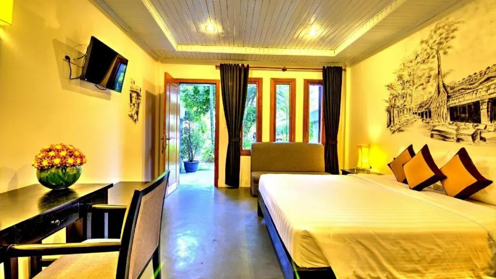 Bed in La Residence Blanc D' Angkor