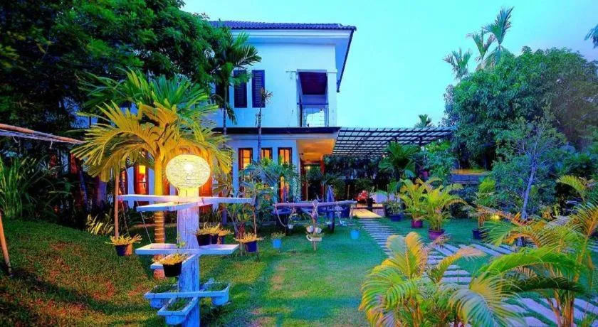 La Residence Blanc D' Angkor