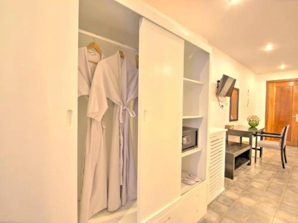 La Residence Blanc D' Angkor