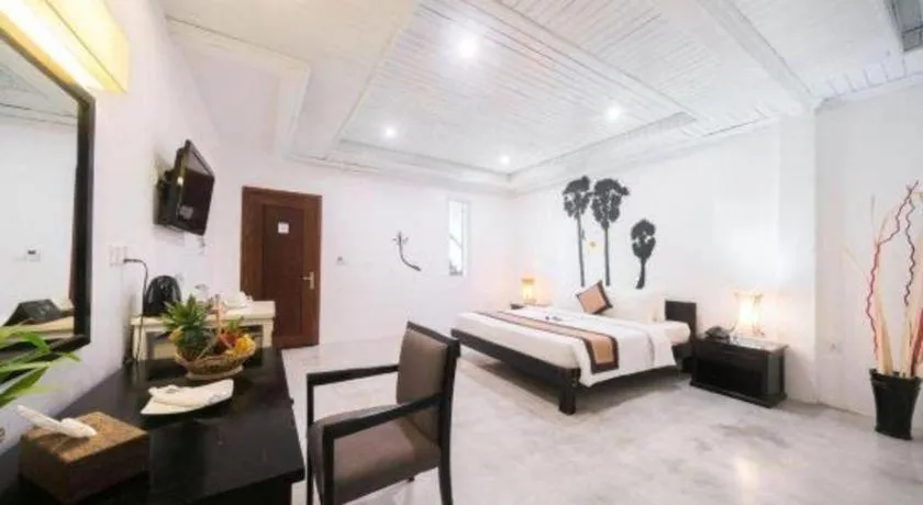 Bed in La Residence Blanc D' Angkor